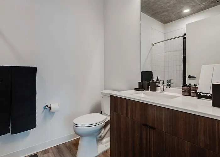 Wabash 4br - Pool Free In & Out Parking 1