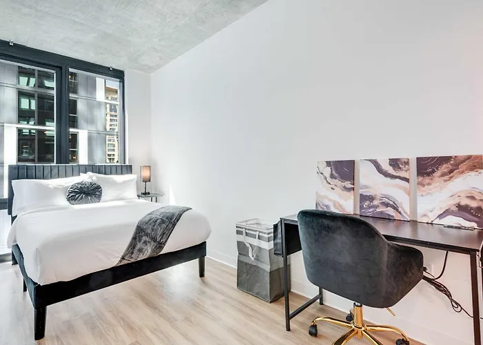 Wabash 4br - Pool Free In & Out Parking 1 Chicago